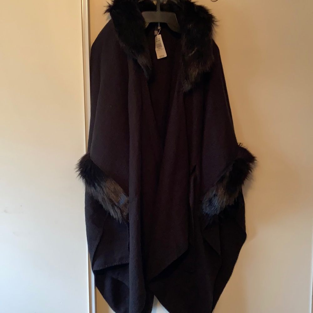 Faux Fur trimmed one size belted rauana
